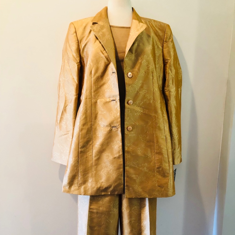 NWT Kate Hill Silk Gold Floral Brocade Suit Size 8